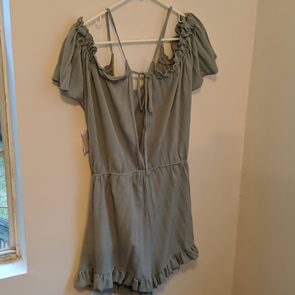 NWT Blue-Gray Romper - Picture 4 of 4